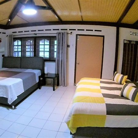 Sabandy House B&B Padang Mat Sirat Exteriör bild