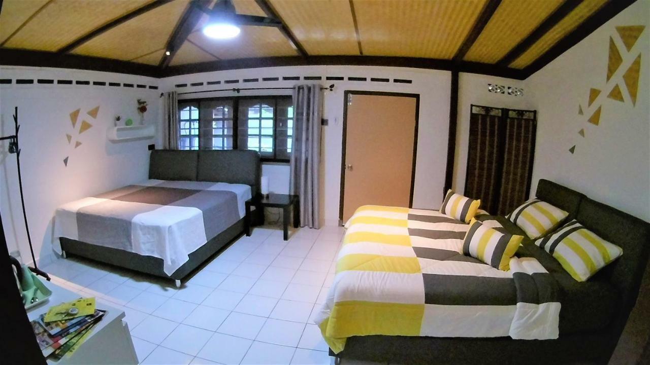 Sabandy House B&B Padang Mat Sirat Exteriör bild